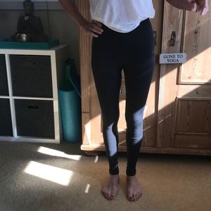 LULULEMON YOGA LEGGINGS